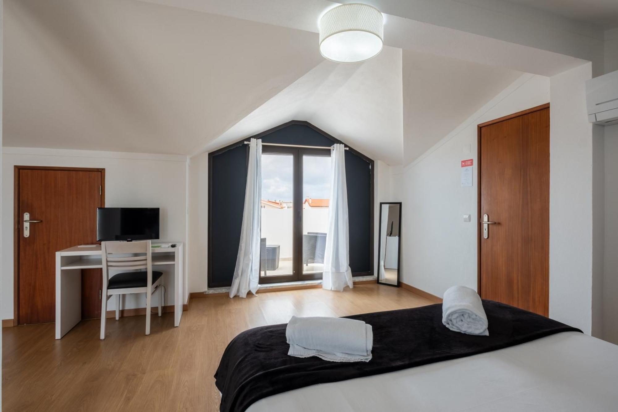 West Side Guesthouse Peniche Kültér fotó