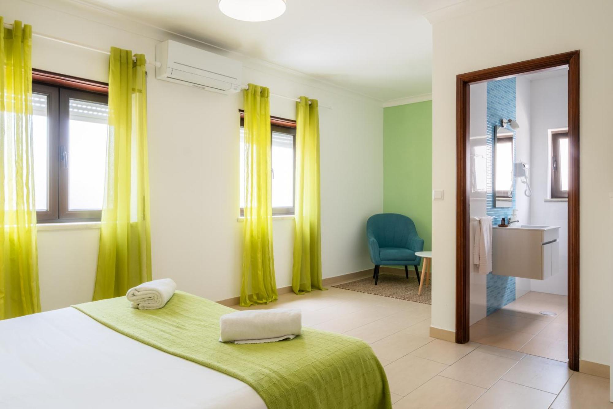 West Side Guesthouse Peniche Kültér fotó
